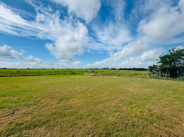 2334 CR 464, Elgin, TX 78621