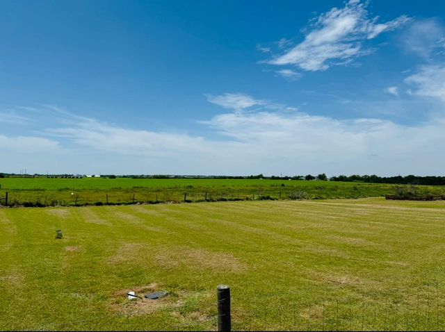 2334 CR 464, Elgin, TX 78621