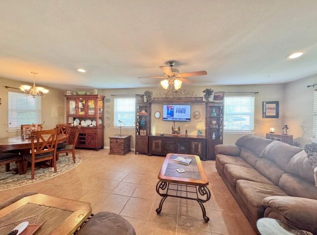 2334 CR 464, Elgin, TX 78621