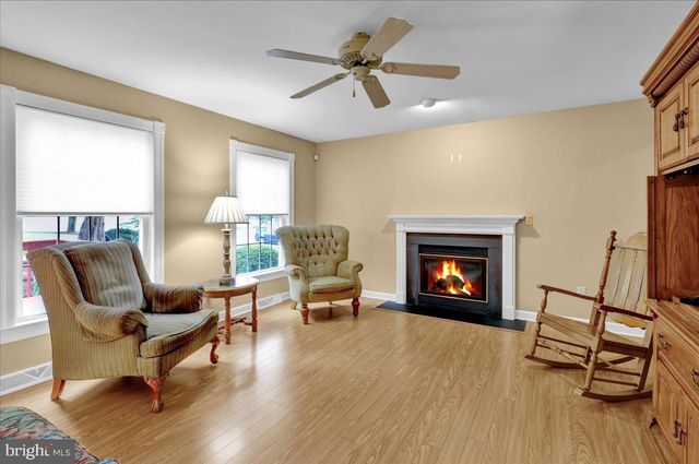 128 MACINTOSH DR, Palmyra, PA 17078