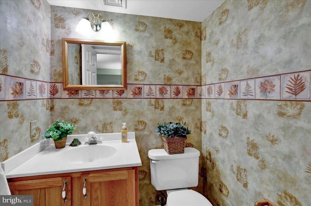 128 MACINTOSH DR, Palmyra, PA 17078