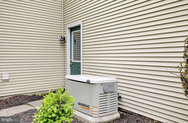 128 MACINTOSH DR, Palmyra, PA 17078