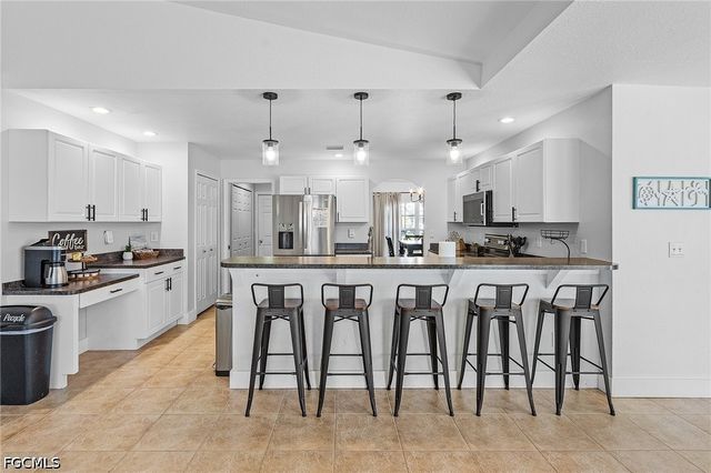 1932 SW 2nd PL, Cape Coral, FL 33991