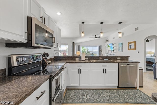 1932 SW 2nd PL, Cape Coral, FL 33991