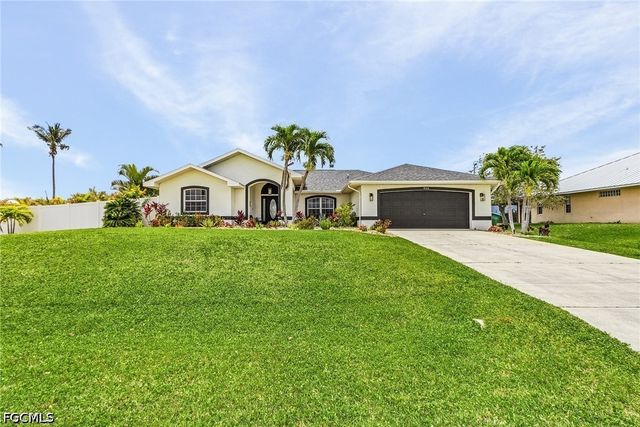 1932 SW 2nd PL, Cape Coral, FL 33991