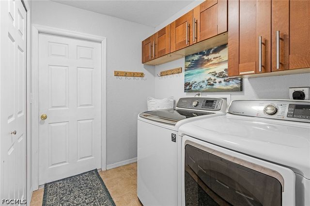 1932 SW 2nd PL, Cape Coral, FL 33991