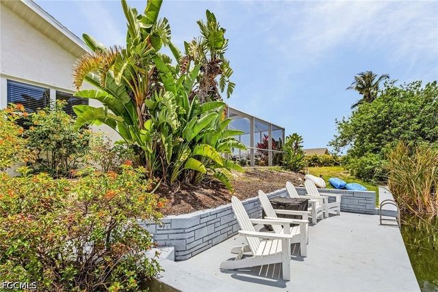 1932 SW 2nd PL, Cape Coral, FL 33991