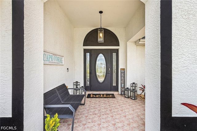 1932 SW 2nd PL, Cape Coral, FL 33991