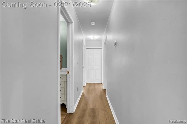 911 S Duck Lake Road, Milford, MI 48381