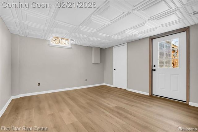 911 S Duck Lake Road, Milford, MI 48381