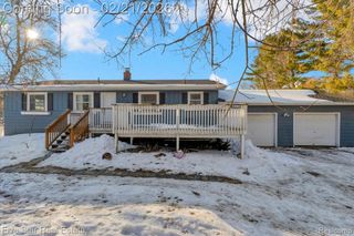 911 S Duck Lake Road, Milford, MI 48381