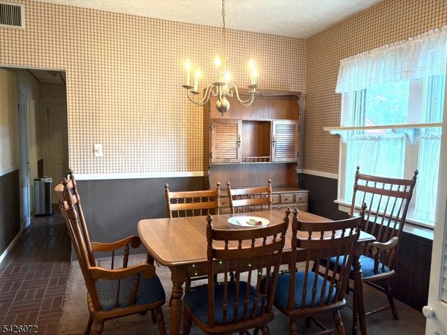 525 Forest Ave, Lyndhurst Twp., NJ 07071