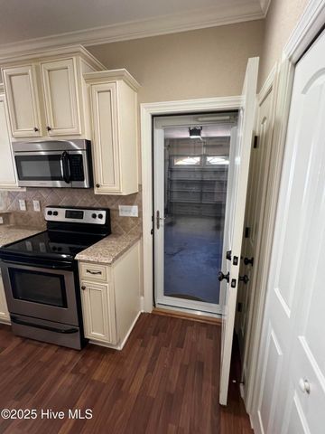 2013 Croyden Circle B, Greenville, NC 27834