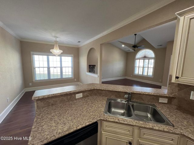 2013 Croyden Circle B, Greenville, NC 27834