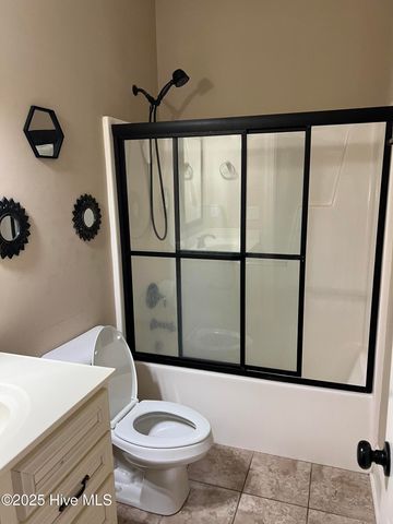 2013 Croyden Circle B, Greenville, NC 27834