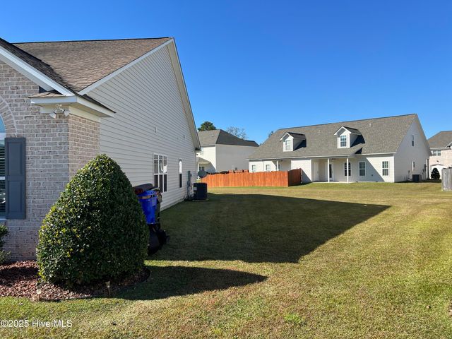 2013 Croyden Circle B, Greenville, NC 27834