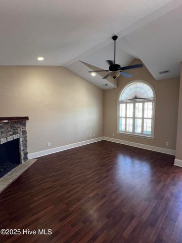 2013 Croyden Circle B, Greenville, NC 27834