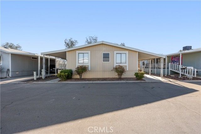 9161 Santa Fe 63, Hesperia, CA 92345