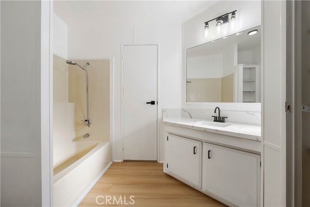 9161 Santa Fe 63, Hesperia, CA 92345