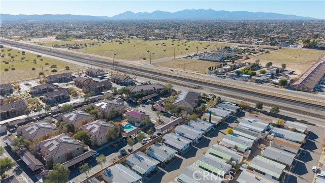 9161 Santa Fe 63, Hesperia, CA 92345