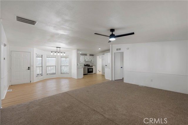 9161 Santa Fe 63, Hesperia, CA 92345