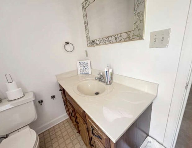127 Lena Sykes Rd, Dover, TN 37058