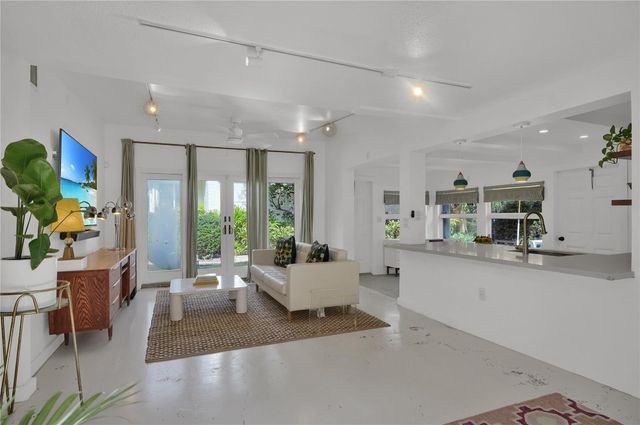 716 SE 7th Street, Fort Lauderdale, FL 33301