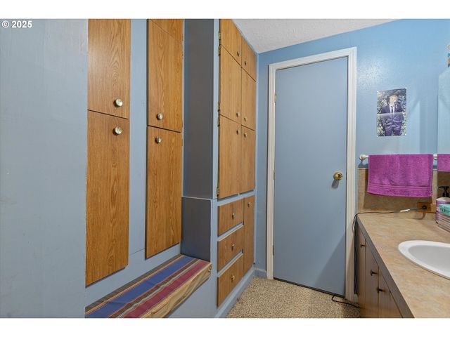 353 N DEERLANE Dr, Otis, OR 97368