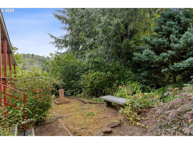 353 N DEERLANE Dr, Otis, OR 97368