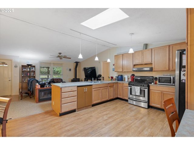 353 N DEERLANE Dr, Otis, OR 97368