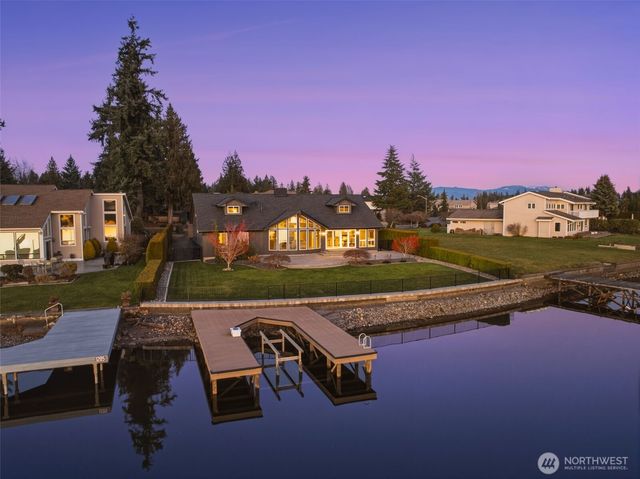 3417 204th Avenue Ct E, Lake Tapps, WA 98391