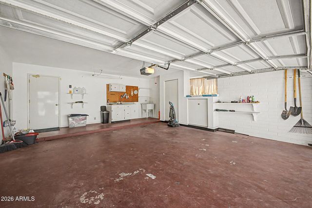 3753 W DALPHIN Road, Phoenix, AZ 85051