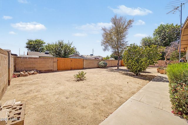 3753 W DALPHIN Road, Phoenix, AZ 85051