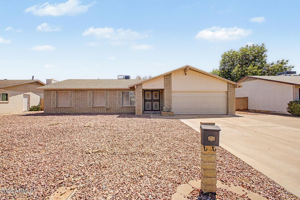 3753 W DALPHIN Road, Phoenix, AZ 85051
