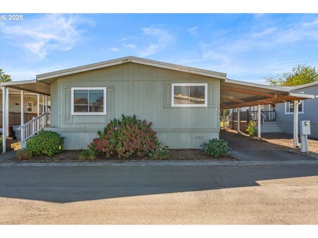 7455 Se KING Rd 11, Milwaukie, OR 97222