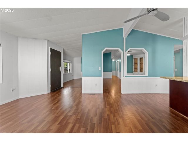 7455 Se KING Rd 11, Milwaukie, OR 97222