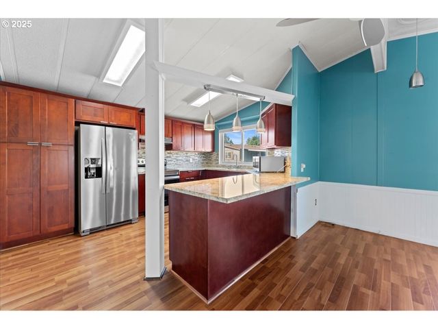 7455 Se KING Rd 11, Milwaukie, OR 97222