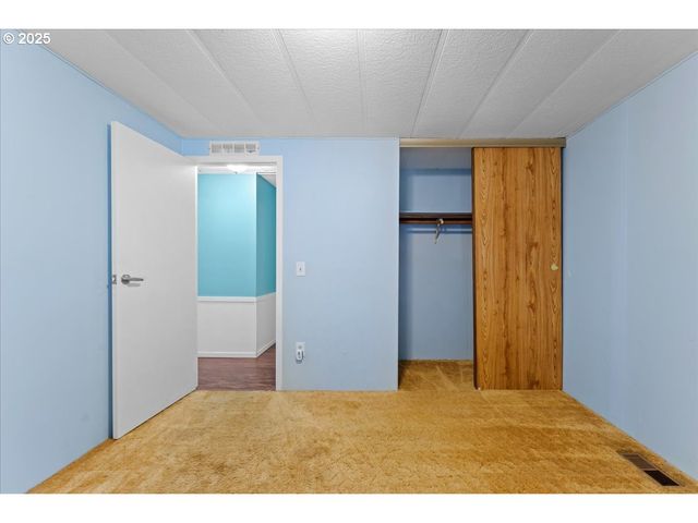 7455 Se KING Rd 11, Milwaukie, OR 97222