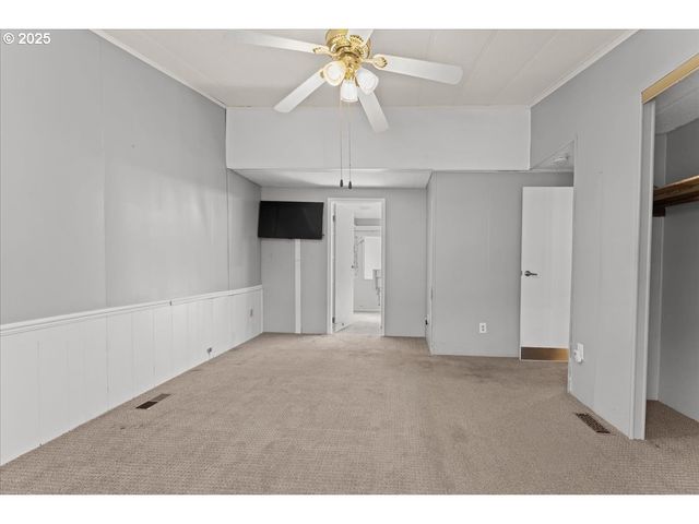 7455 Se KING Rd 11, Milwaukie, OR 97222