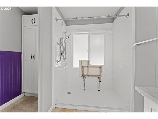 7455 Se KING Rd 11, Milwaukie, OR 97222