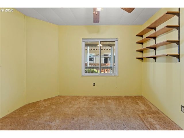 7455 Se KING Rd 11, Milwaukie, OR 97222