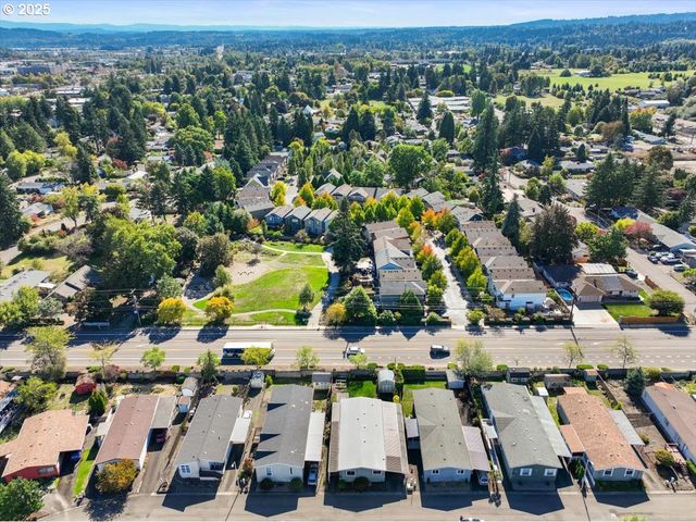 7455 Se KING Rd 11, Milwaukie, OR 97222