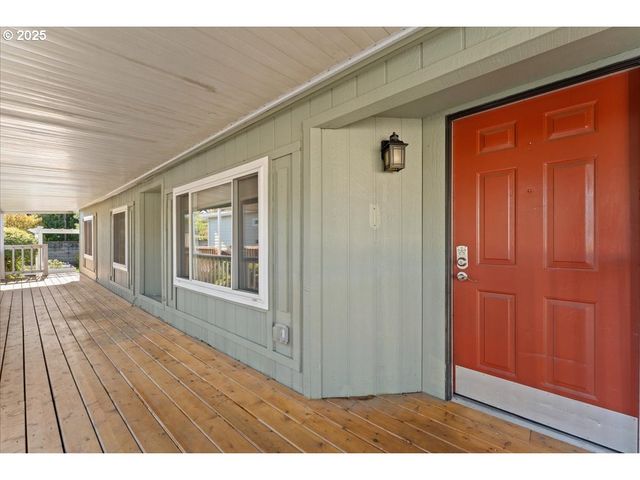 7455 Se KING Rd 11, Milwaukie, OR 97222