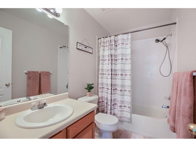 1419 Red Mountain Dr 18, Longmont, CO 80504