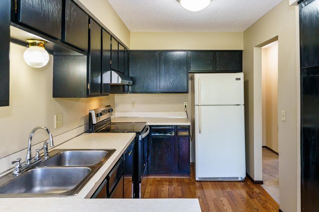 10355 Balsam Lane, Eden Prairie, MN 55347
