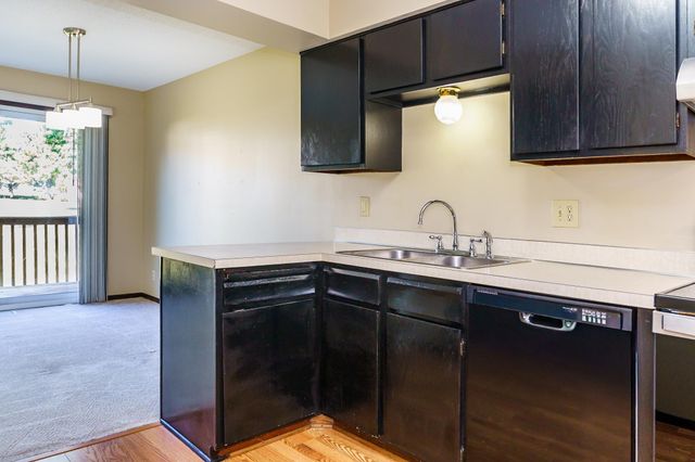 10355 Balsam Lane, Eden Prairie, MN 55347