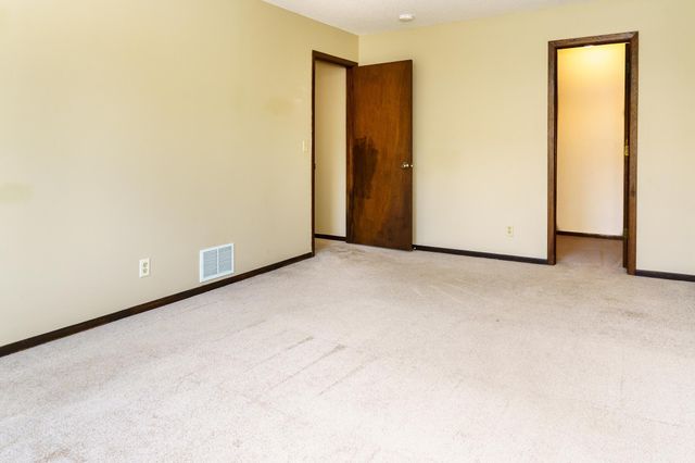 10355 Balsam Lane, Eden Prairie, MN 55347