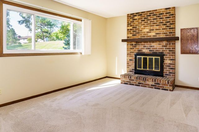 10355 Balsam Lane, Eden Prairie, MN 55347