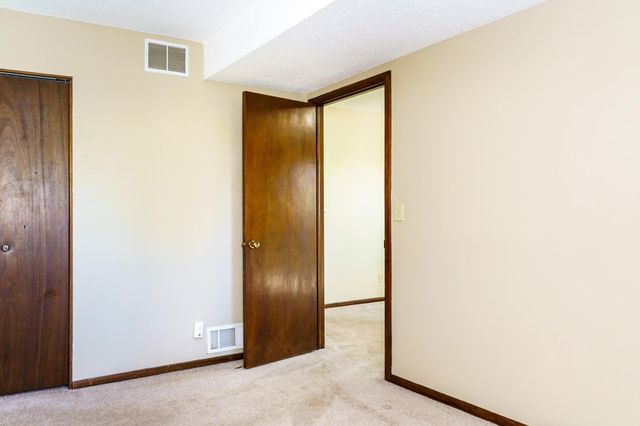 10355 Balsam Lane, Eden Prairie, MN 55347
