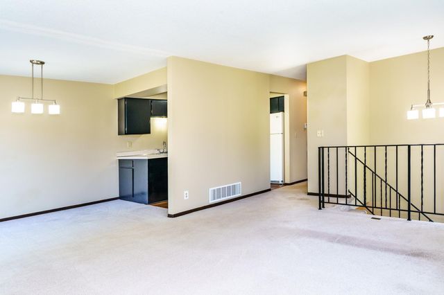 10355 Balsam Lane, Eden Prairie, MN 55347